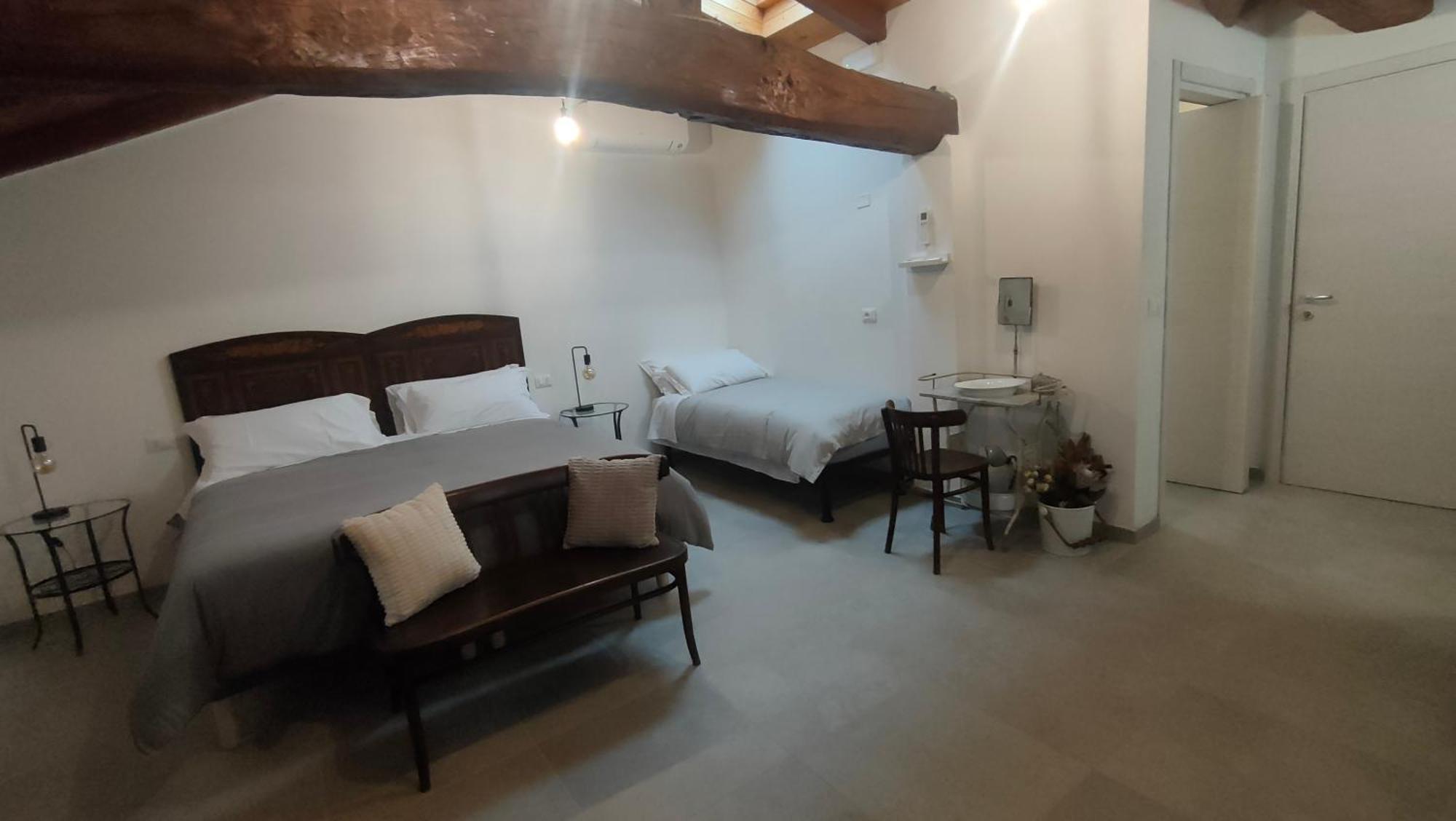 Bed and Breakfast La Torre Di Longara Кальдерара-ді-Рено Екстер'єр фото